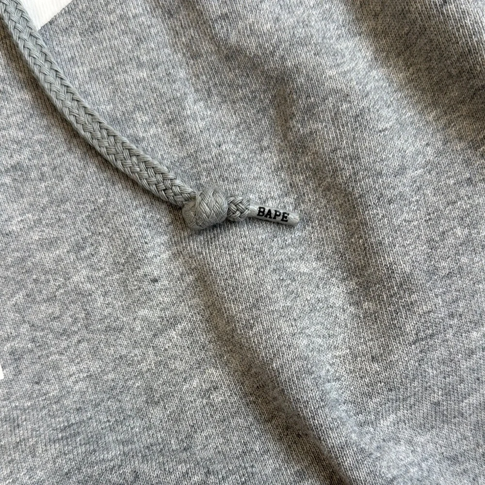 Bape Gray Sweatshirt Hoodie College Grey Logo Size Medium - Picture 3 of 14